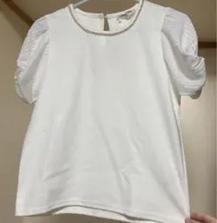 [新品]ビジュー付き オフホワイト トップス