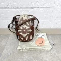 LOEWE ロエベ アナグラム カットアウト ポケット ショルダーバッグ 茶色