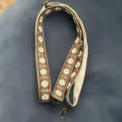 インド刺繍　花柄ショルダーストラップ　スマホショルダー