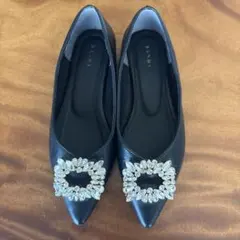 RANDA ビジュー フラットパンプス ブラックのサムネイル