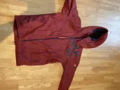 アシックス！赤いフード付きナイロンジャケット