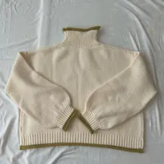 アイボリー ハイネック セーター