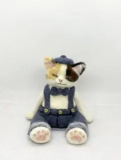 A猫 羊毛フェルト　寝てるのかな？三毛猫アートドール【ハンドメイド 羊毛フェルト