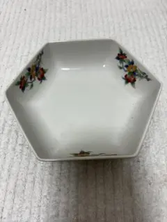 ⁠【有田焼/栄楽窯】色絵 椿文 六角盛鉢 大鉢 菓子鉢 和食器⁠