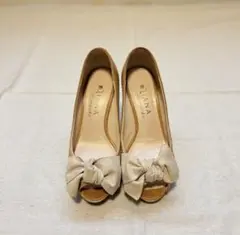 DIANA リボン付き オープントゥ パンプス