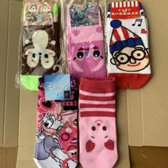 ディズニー4足、くいだおれ太郎1足　レディース靴下まとめ売り
