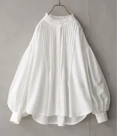 ピンタックブラウス