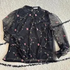 花柄ブラウスのサムネイル