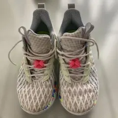 アンダーアーマー　バスケットボールシューズ メッシュ ホワイト/マルチカラー