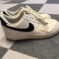 NIKE AIR FORCE 1 ホワイト ブラック ゴールド