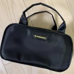 ARTISAN &ARTISTのメイクポーチのサムネイル