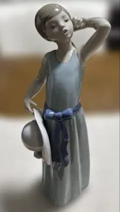 J*a様 LLADRO 磁器人形 花かごを持つ少女 置物 - メルカリ