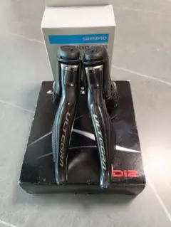極美品）ULTEGRA Di2 ST-r8070 油圧 左右セット新品カバー付 - メルカリ