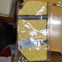 ダイヤモンドパターンの黄色いバッグ