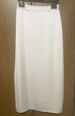 サテンナロースカート