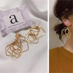 2107☺︎ゴールドの7連不規則フープのピアス☺︎