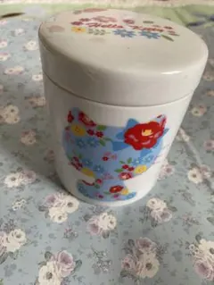 Hello Kitty 花柄保存容器 中型