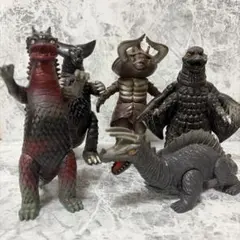 ウルトラ怪獣旧型絶版ソフビセブンカプセル怪獣3体セット ウルトラセブンカプセル怪獣 3体セット - メルカリ