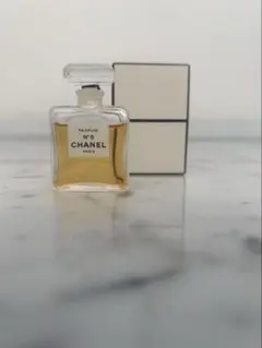 CHANEL シャネル　NO.5 7.5ml パルファム 箱あり