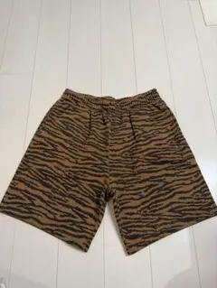 2026年最新】supreme small box sweatshortの人気アイテム - メルカリ