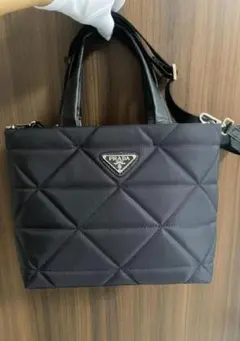PRADA ブラック ショルダーバッグ キルティング