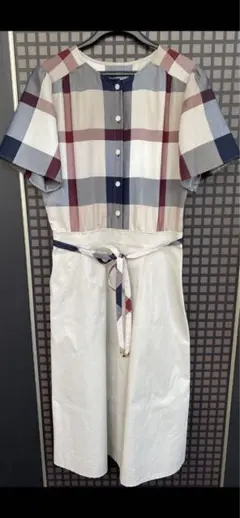 BLUE LABEL CRESTBRIDGEワンピースのサムネイル