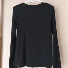 UNIQLOのリブクールネックT