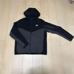 Nikeテックフリース 限定品