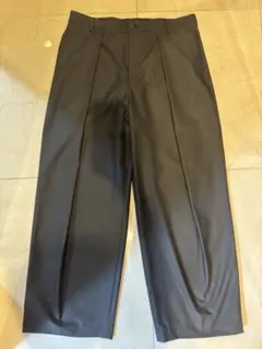 ZARA 黒 プリーツ入り スラックス