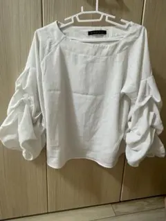 ホワイト バルーンスリーブ シャツ