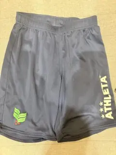 ATHLETA 紺色ハーフパンツ