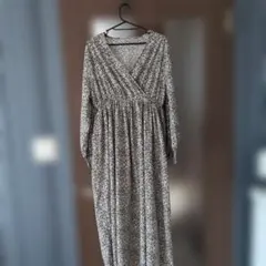 花柄　Vネック　長袖カシュクールワンピース　ロング丈　ホワイト