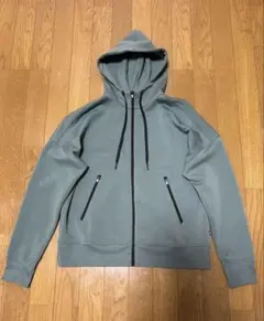 on ジップドフーディー