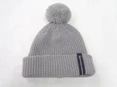 ☆美品☆TaylorMade レディース グレー ニット帽 ポンポン付き