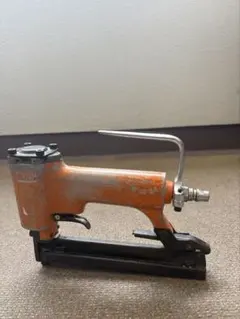 MAX TA-20A/422J エアタッカー 動作品 DIY 内装 木工 - メルカリ