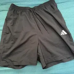 adidas 黒 ハーフパンツ Mサイズ