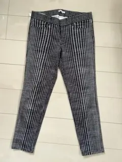 TO BE CHIC ストライプ柄 クロップドパンツ　40サイズのサムネイル