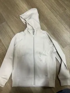 ユニクロ子供服　４点セット(パーカー、ズボン、長袖Tシャツブルゾン) 140