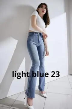 Herlipto New York High-Waisted Jeans 23のサムネイル
