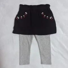 〚美品〛プティマイン　イチゴ刺しゅうレギンスつきスカート
