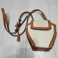 CHARLES & KEITH ミニショルダーバッグのサムネイル