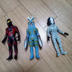 ウルトラマンの怪獣 フィギュア 3点セット　ウルトラマンベリアル　バルタン星人