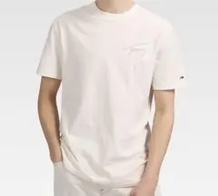 TOMMY JEANS Tシャツ