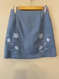 ダズリン　dazzlin　花柄刺繍 ミニスカート 青　ブルー