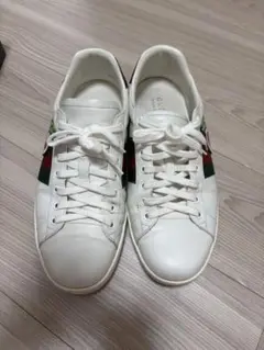 GUCCI ホワイトスニーカー チェリー刺繍