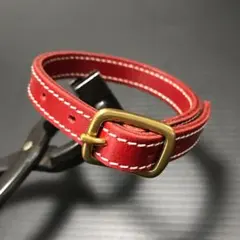 牛　革　真鍮金具を使ったブレスレット　赤