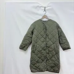 GU ノーカラー ダイヤキルト 中綿ロングジャケット カーキ 緑 スナップボタン