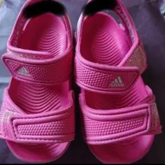 adidas ピンク サンダル　14センチ