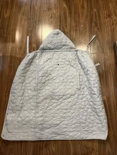 ユニクロ　ライトウォームパデット 2WAYブランケット