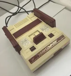 ファミコン本体◾️本体のみ◾️動作未確認の為ジャンク品